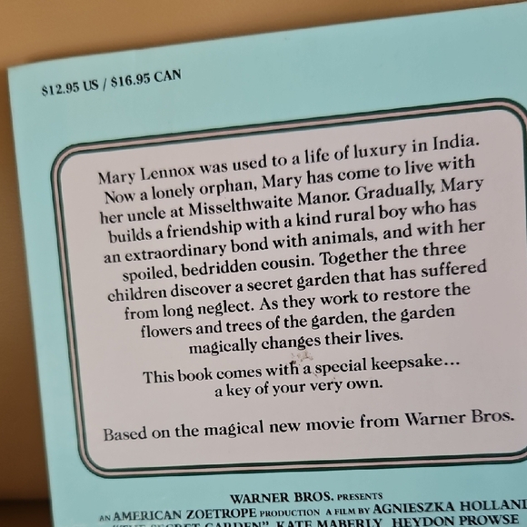 Scholastic The Secret Garden Book with Green and Brown Cover - Picture 6 of 8